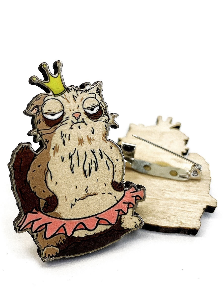 картинка Значок брошь ла принт деревянный на булавке сувенир подарок Кот Пупок прикольный смешной аниме мем от магазина Одежда+